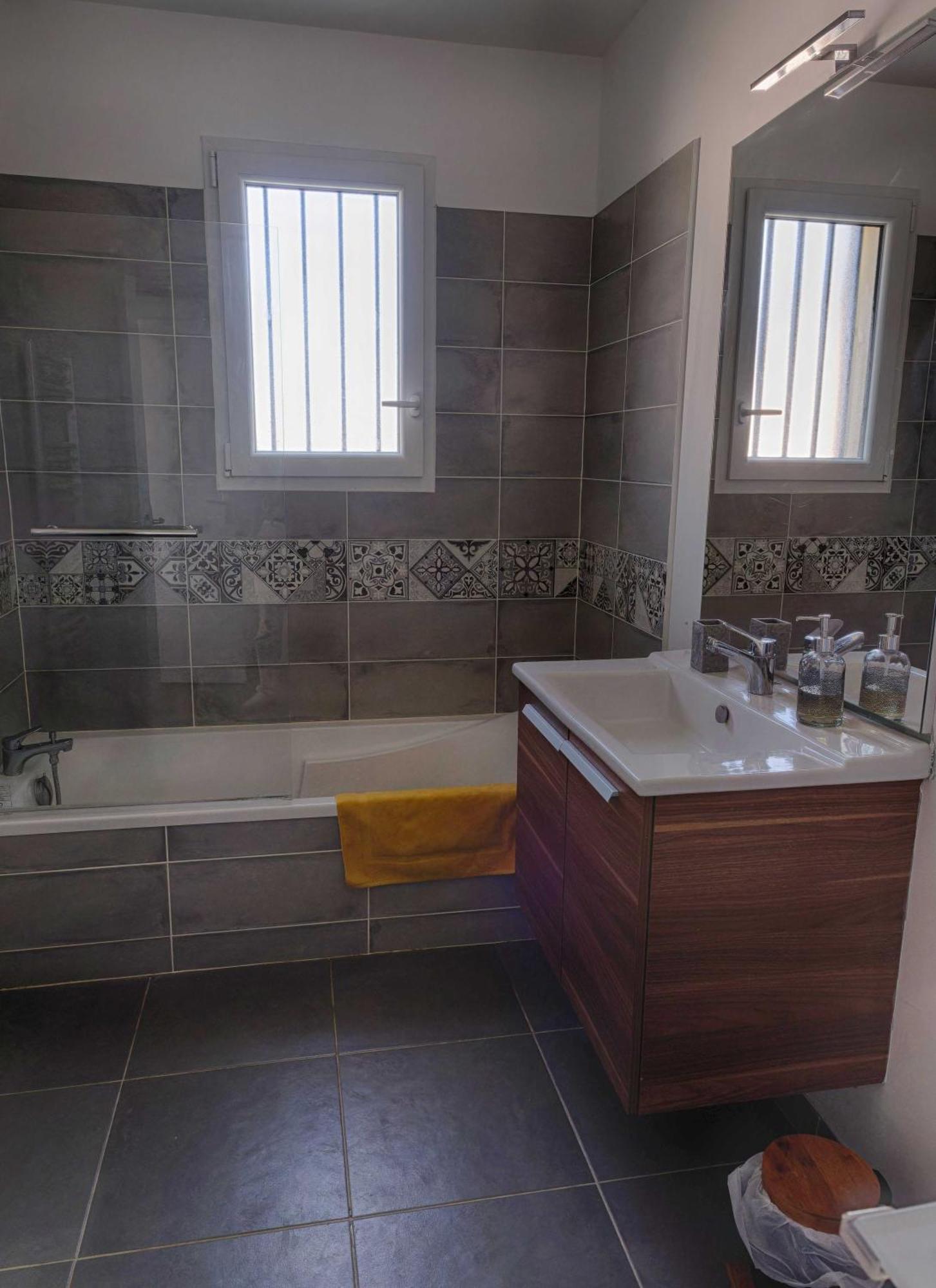Le Logis D'Emeric Avec Paisible Jardin Clos&Arbore Loches Ngoại thất bức ảnh